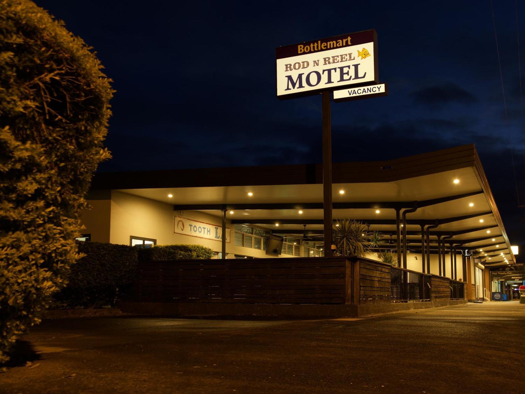 Rod 'N' Reel Hotel Motel Woodburn Esterno foto
